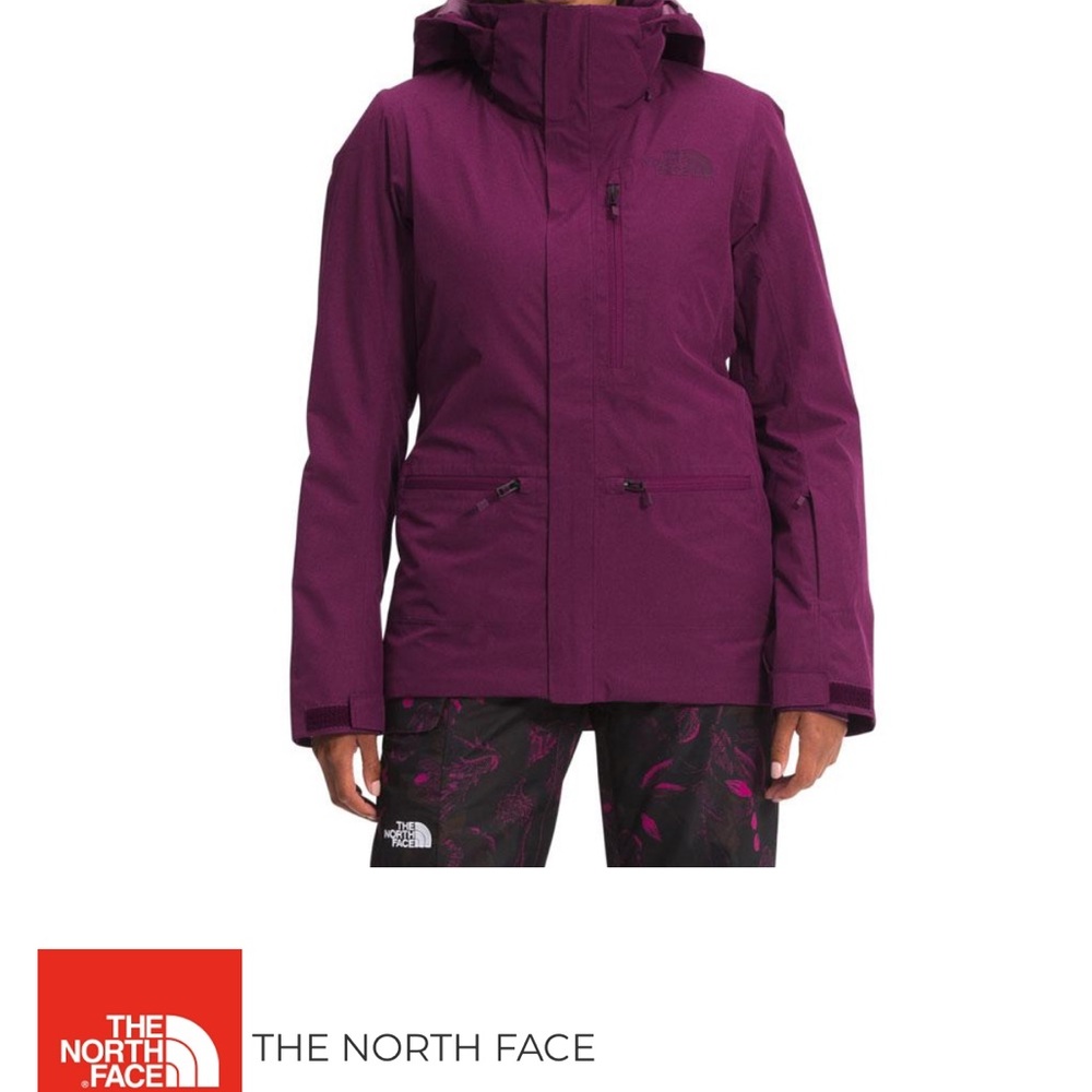 Women’s North Face Ski jacket! Never worn w tags